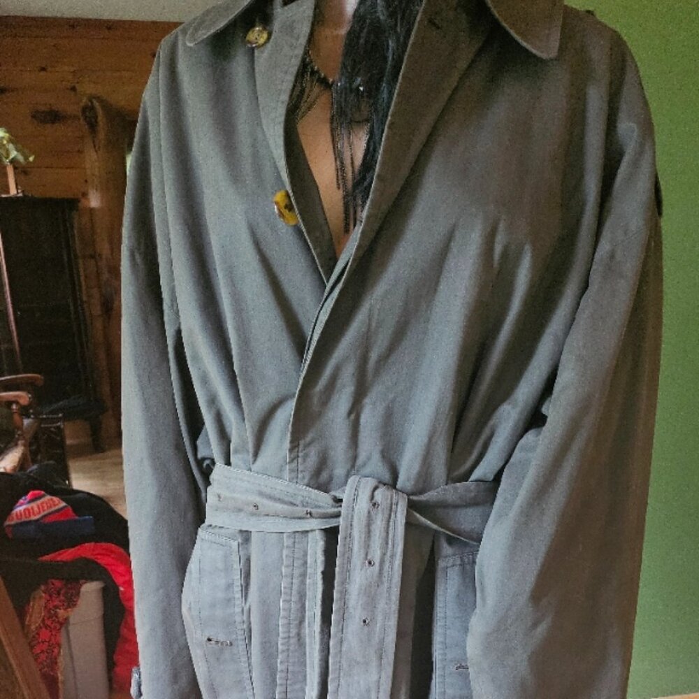 Vintage Burberrys’ Trench Coat with Nova Check Wool Liner | Men’s Large